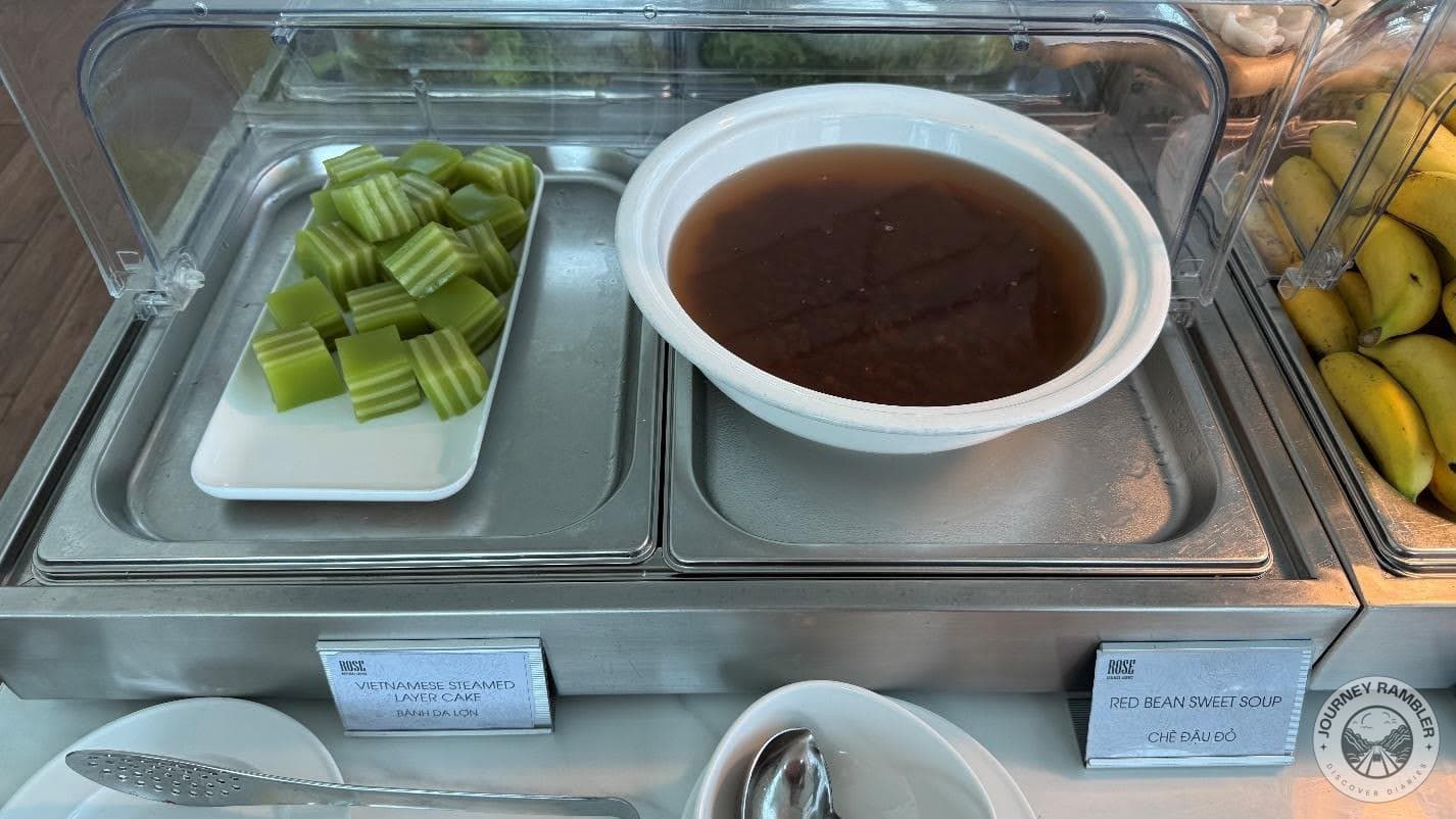 Vietnamese steamed layer cake and red been sweet soup