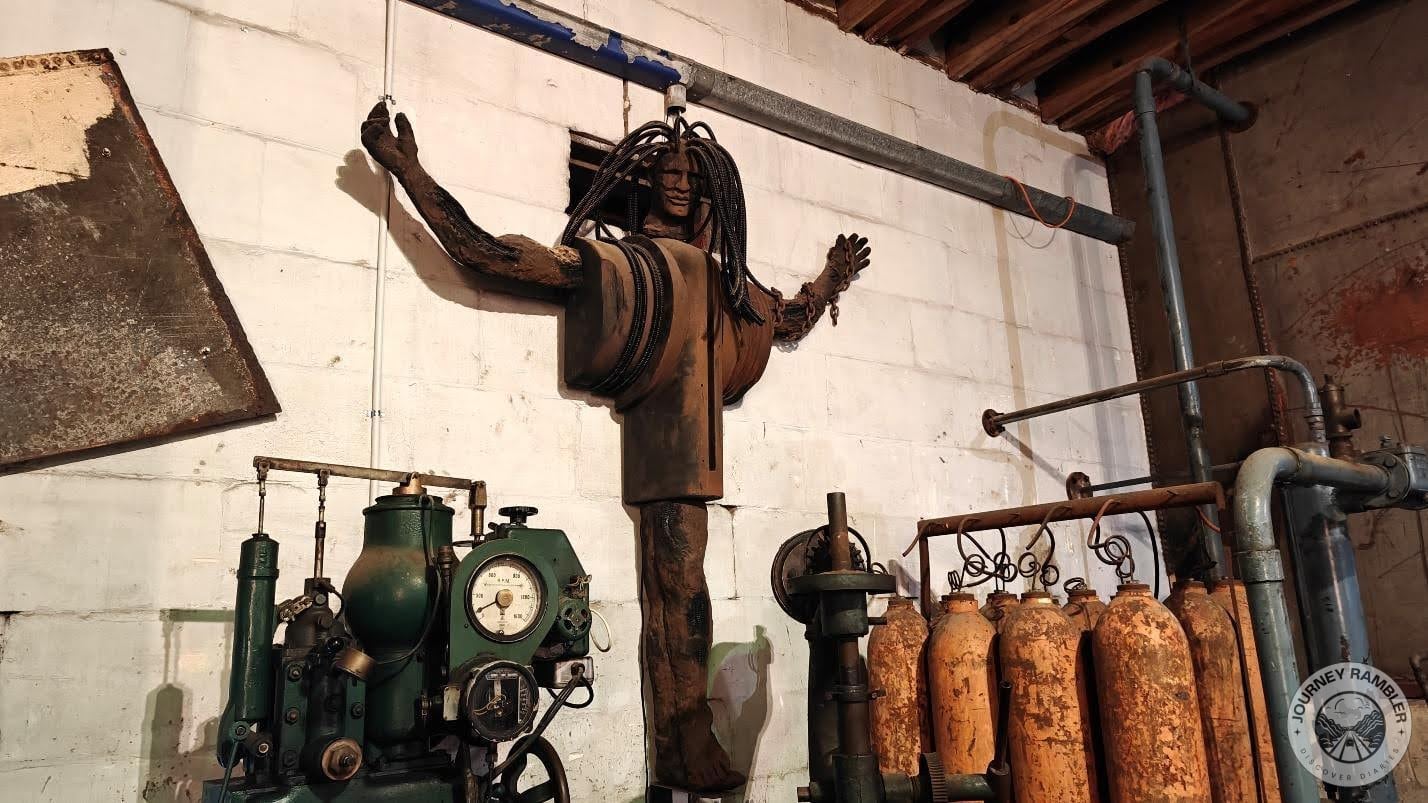 another of those humanoid creatures with corrugated pvc hoses for hair