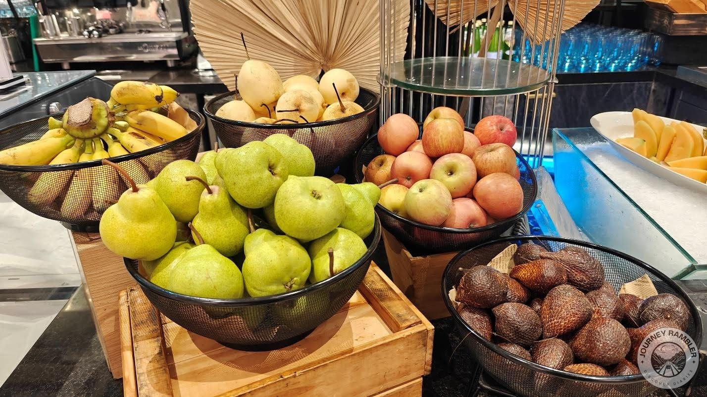 apples, bananas and pears