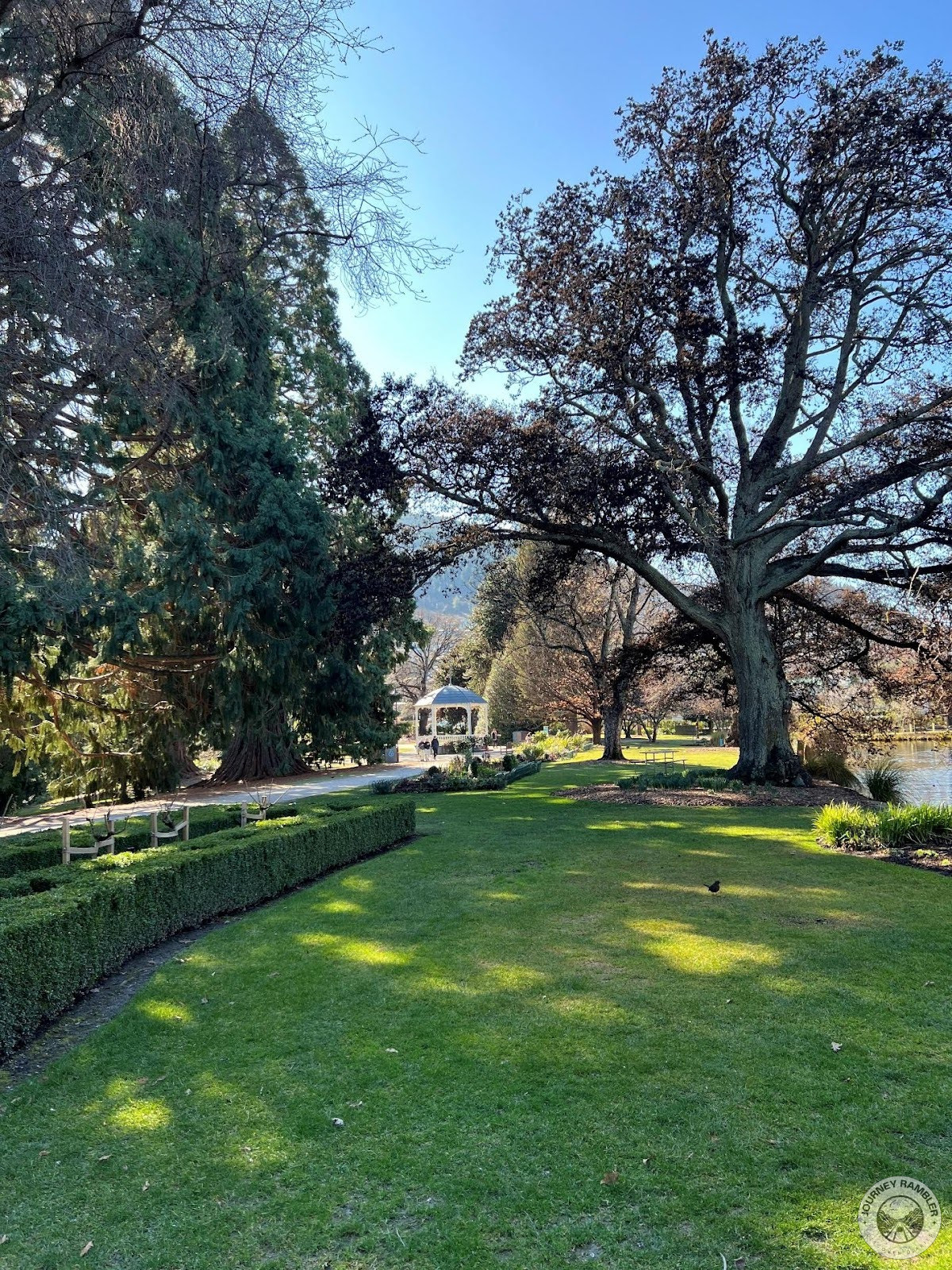back towards the rotunda