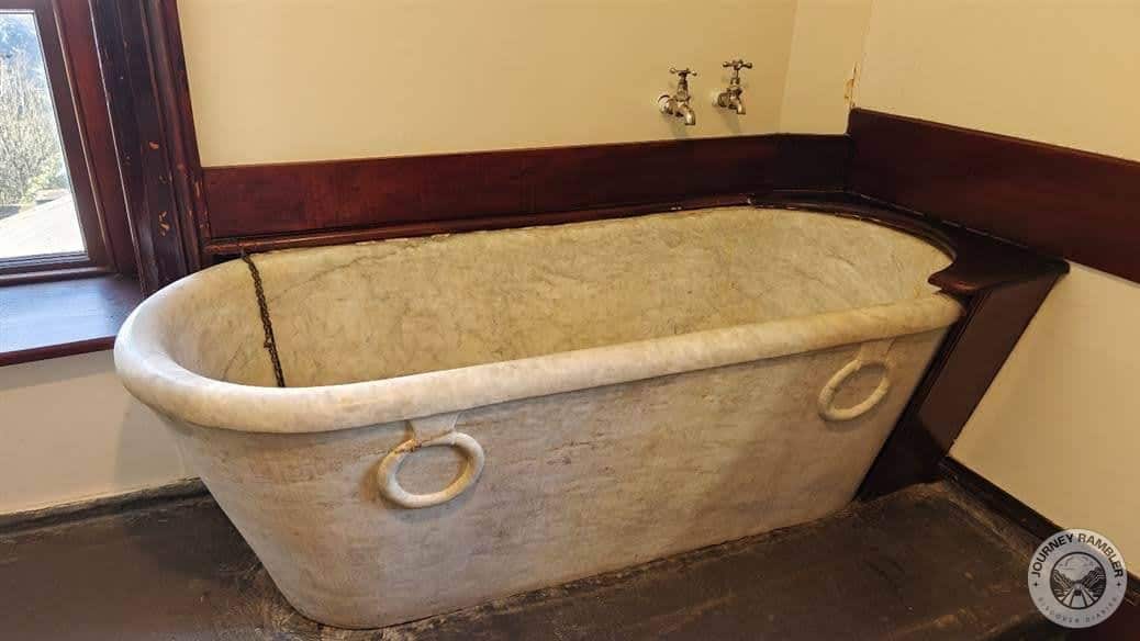 bathtub