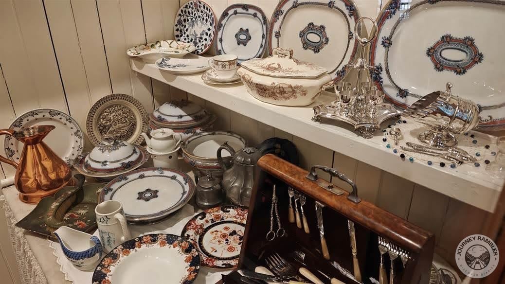 castle’s chinaware