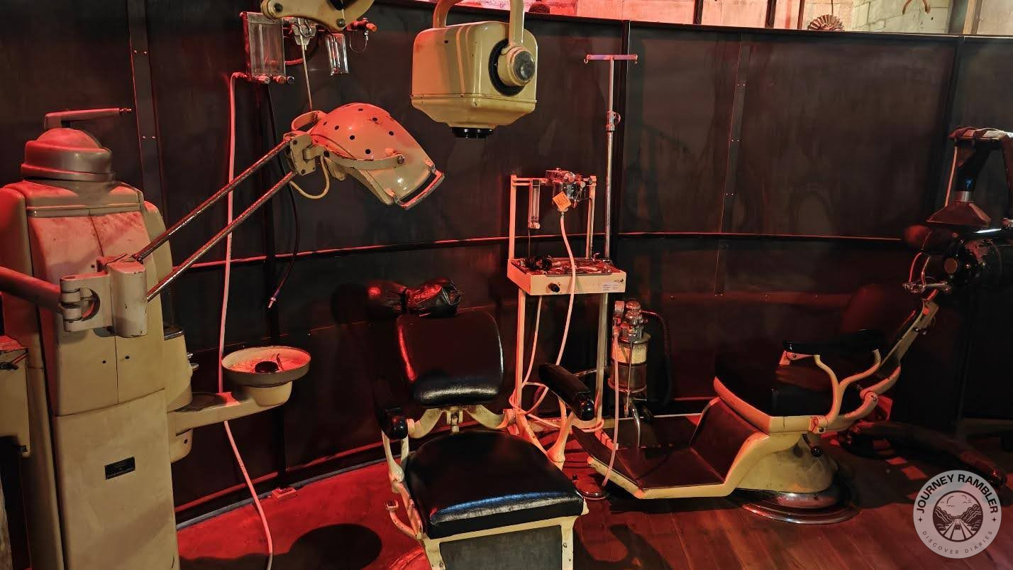 exhibits here that do play around with horror