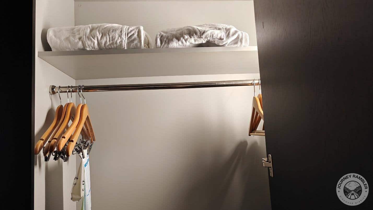 extra blankets on the top shelf