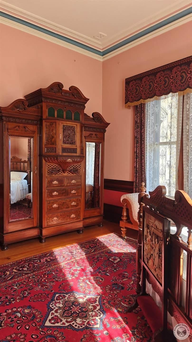 it does look much more complex with its drawers