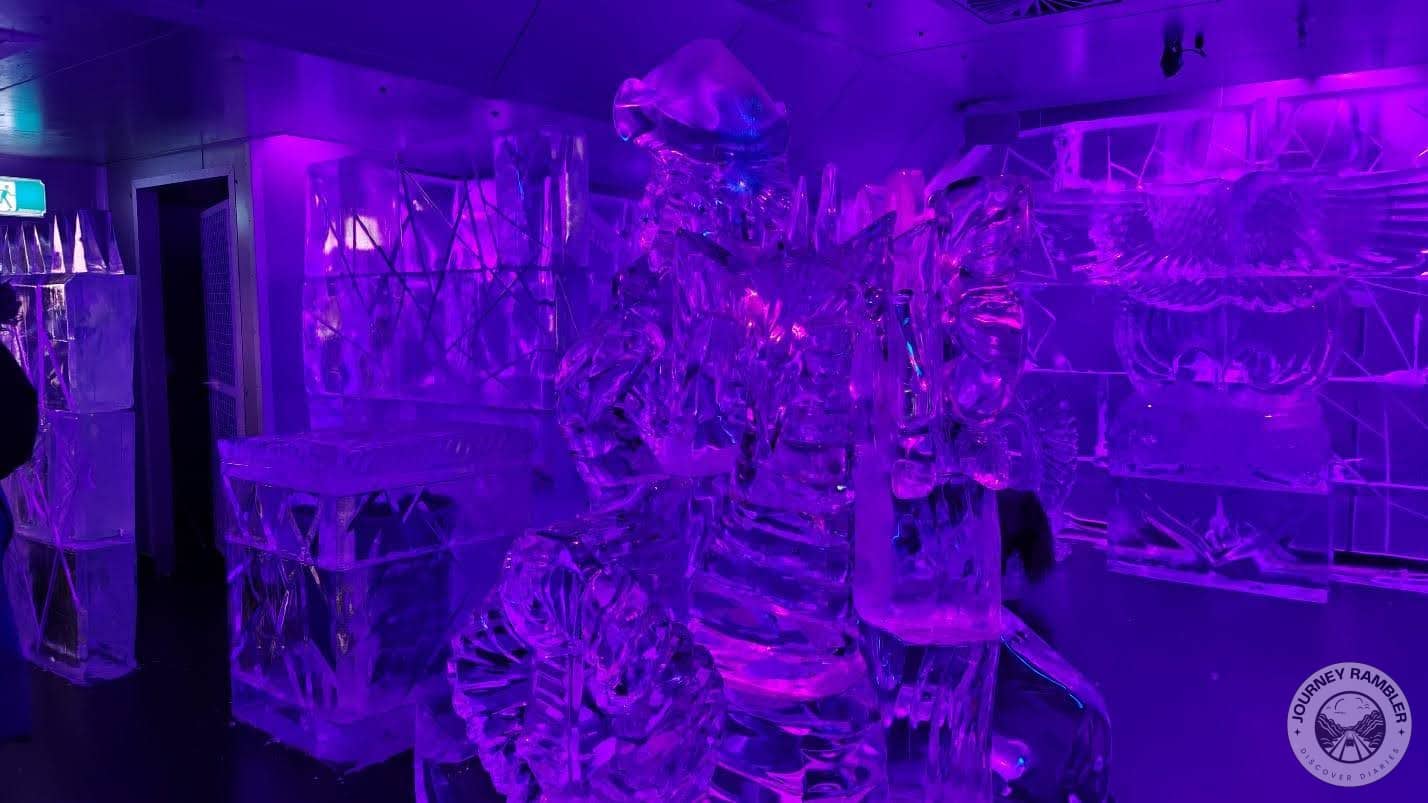 lights changed color quickly, from green to blue and purple