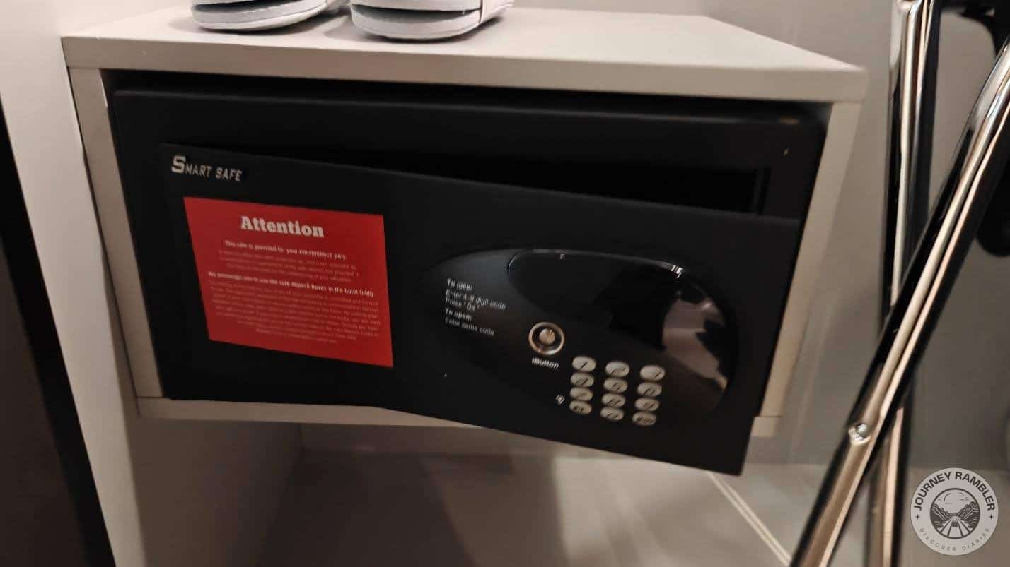 locker with easy instructions about how to open and use it