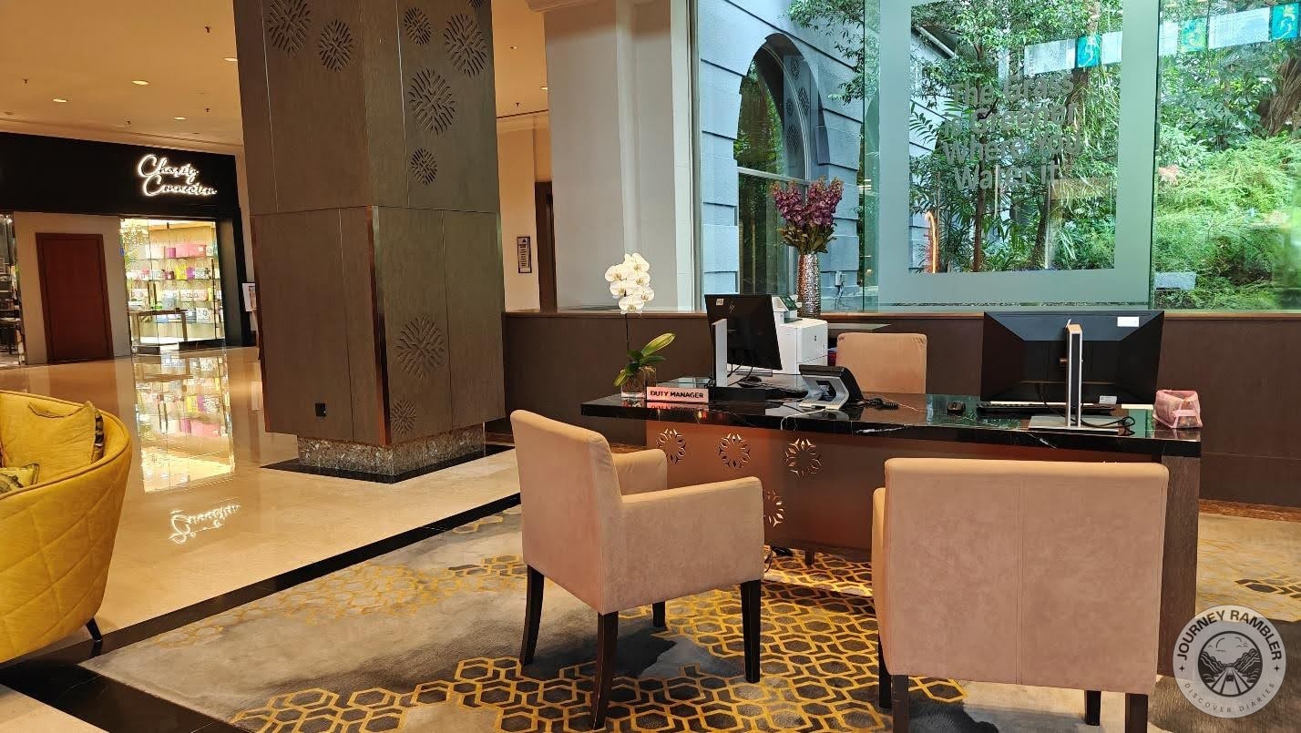 lots of comfortable chairs and sofas on all sides