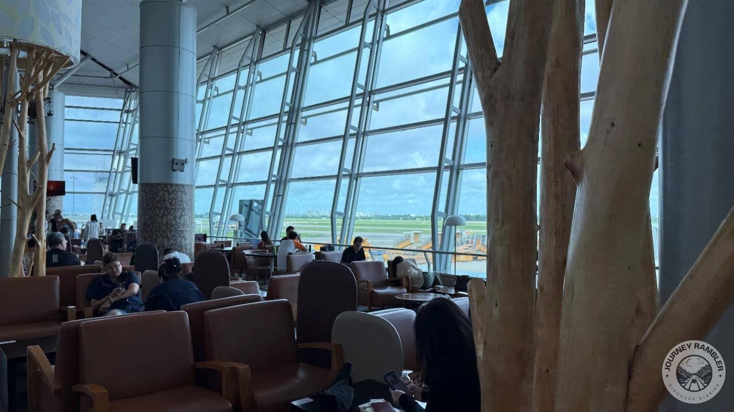 lots of people in the lounge