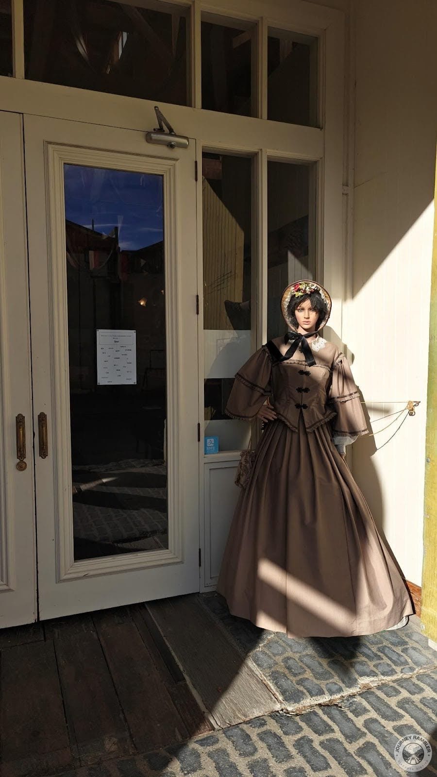 mannequin with Victorian era clothing