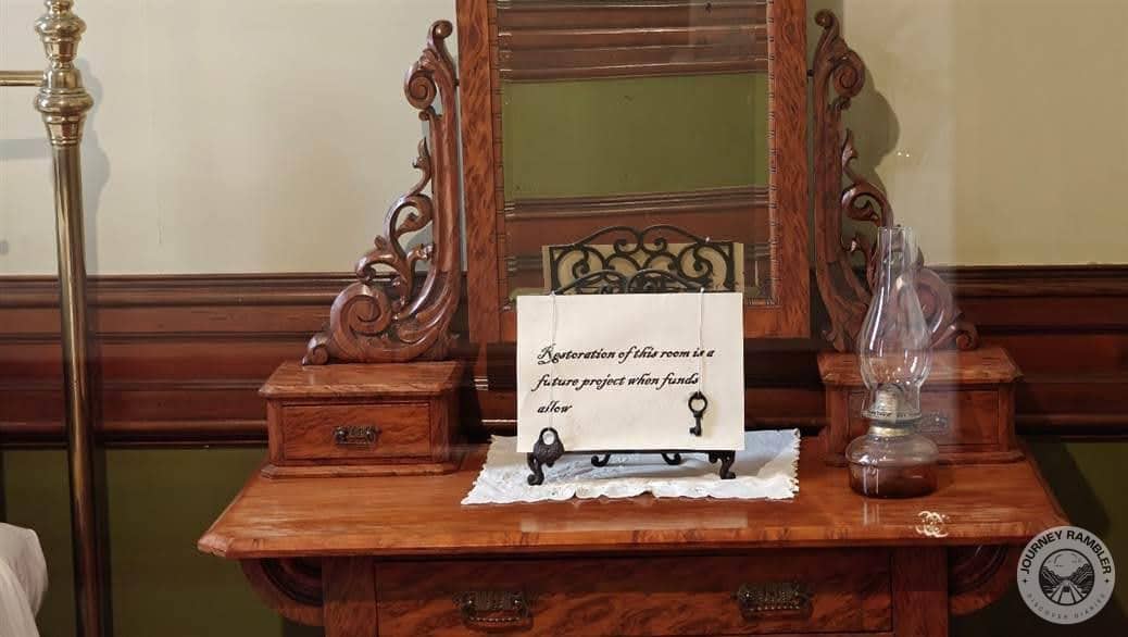 note on the vanity drawer