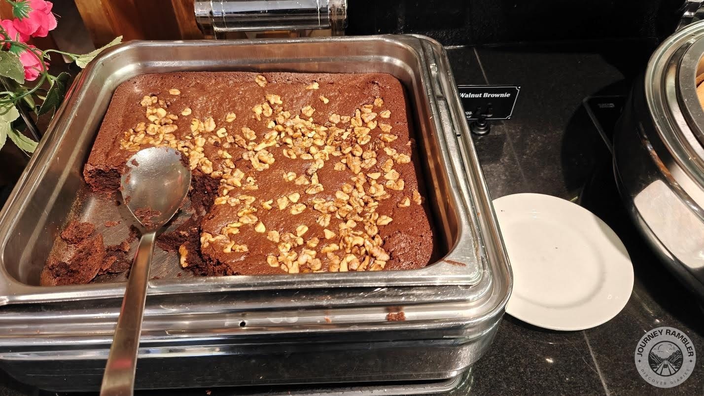 pan of walnut brownie