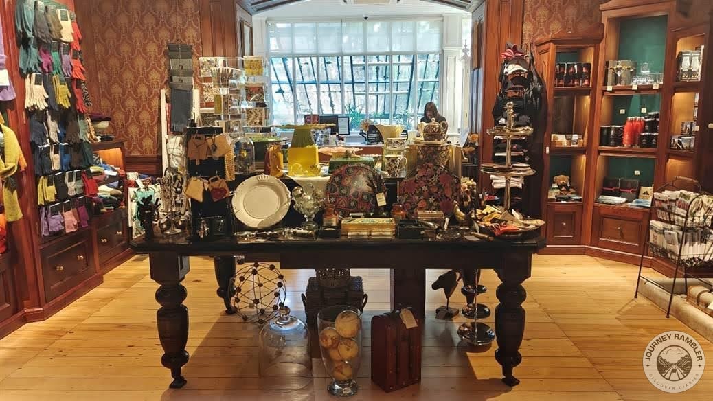 shop where you can purchase souvenirs