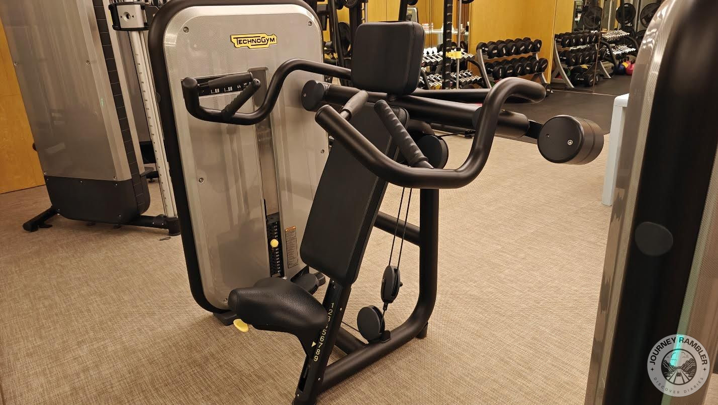 shoulder press machine