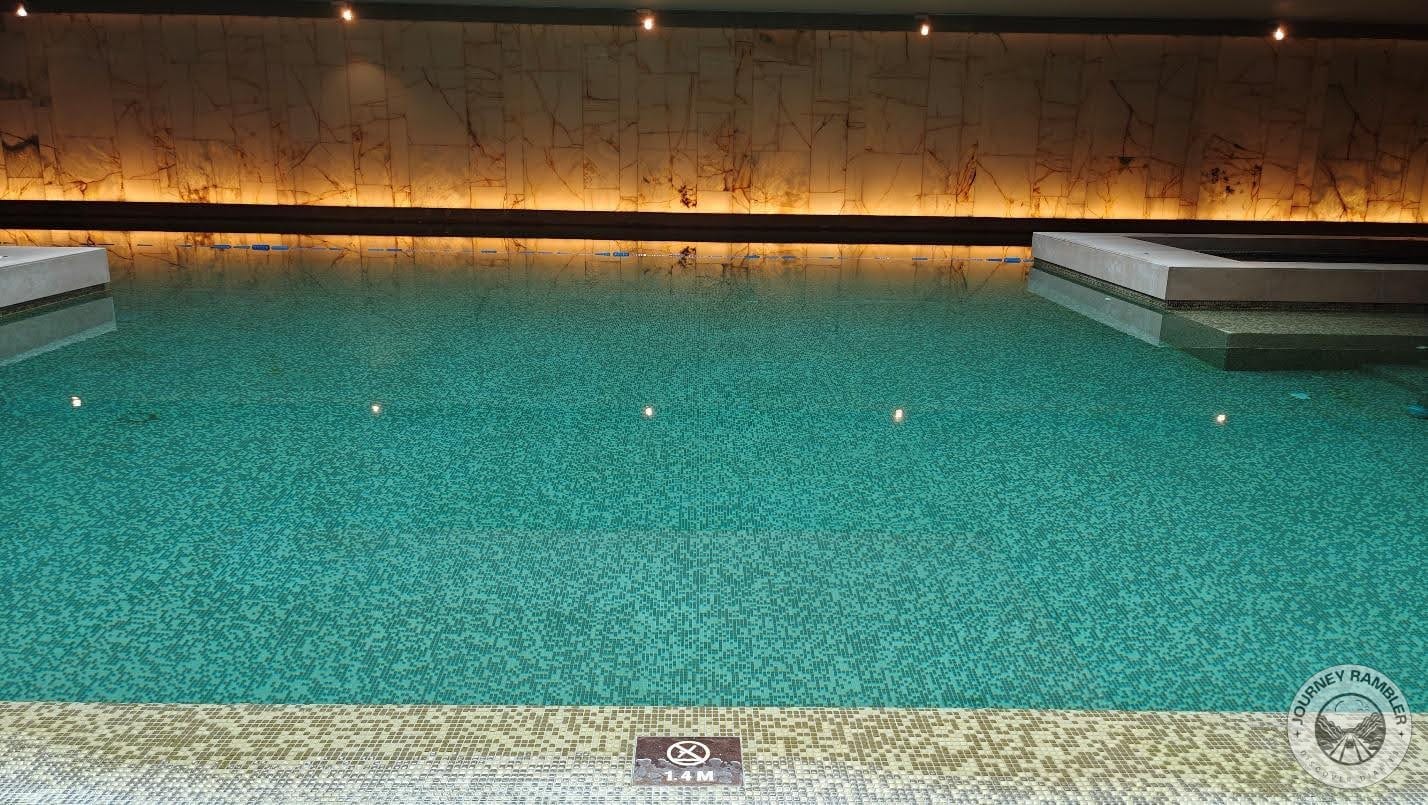 sign showed that the pool was 1.4m deep at one end