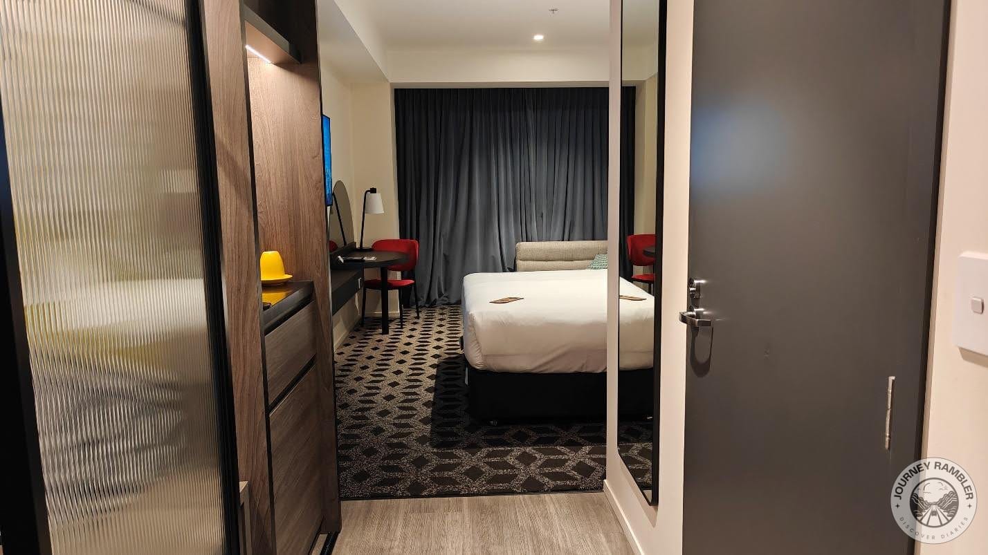 small corridor led through the dressing area and into the main room