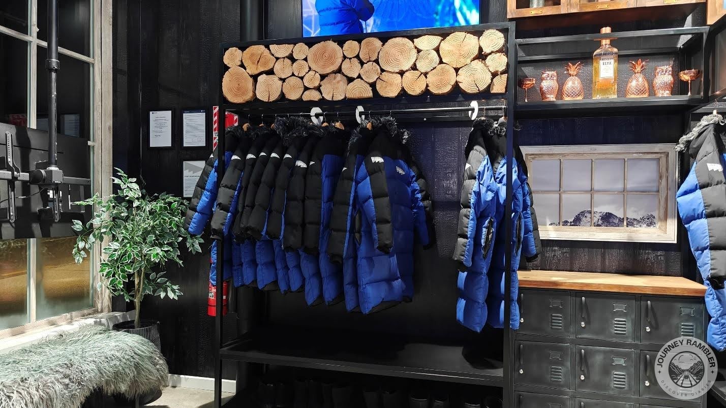 the inside of the ice bar