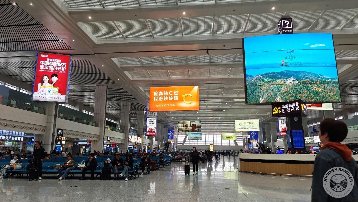 train station was very large and clean