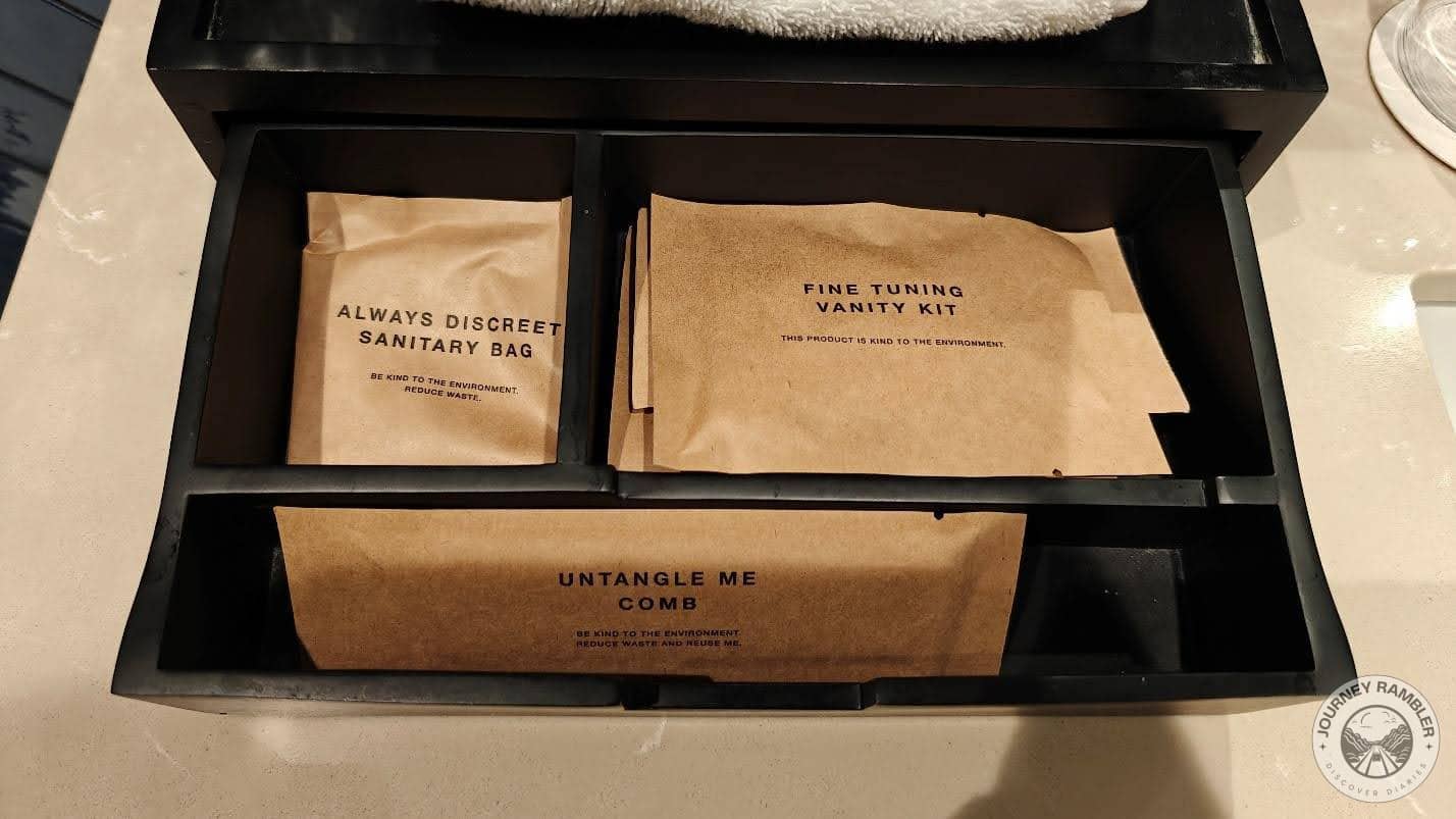 vanity kits and disposable combs