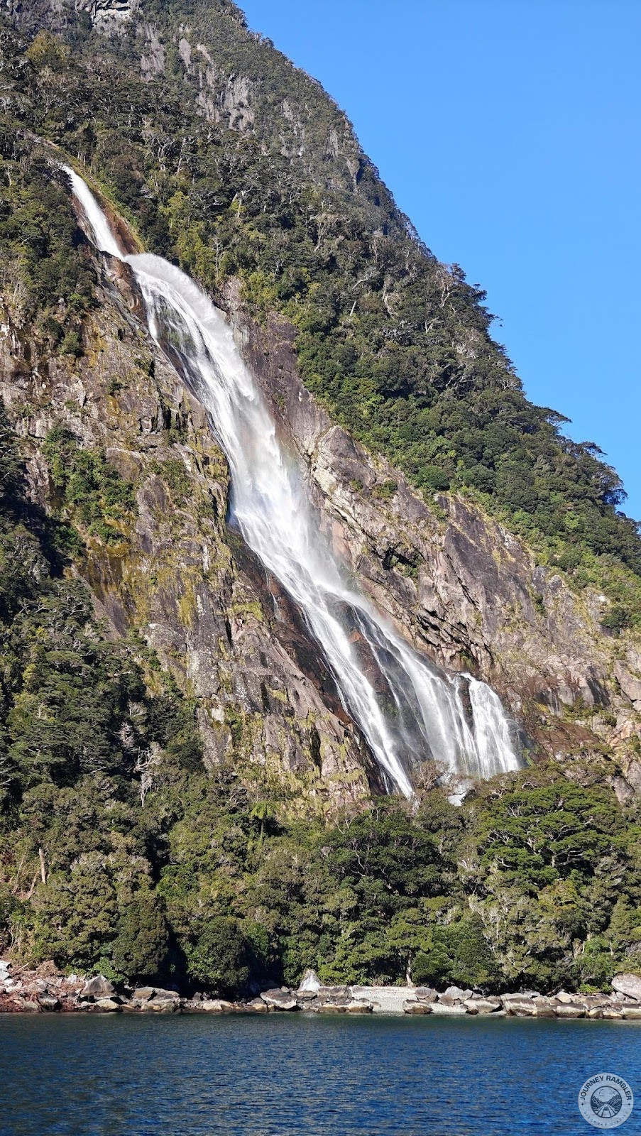 Bowen Falls is not supplied by glacial runoff