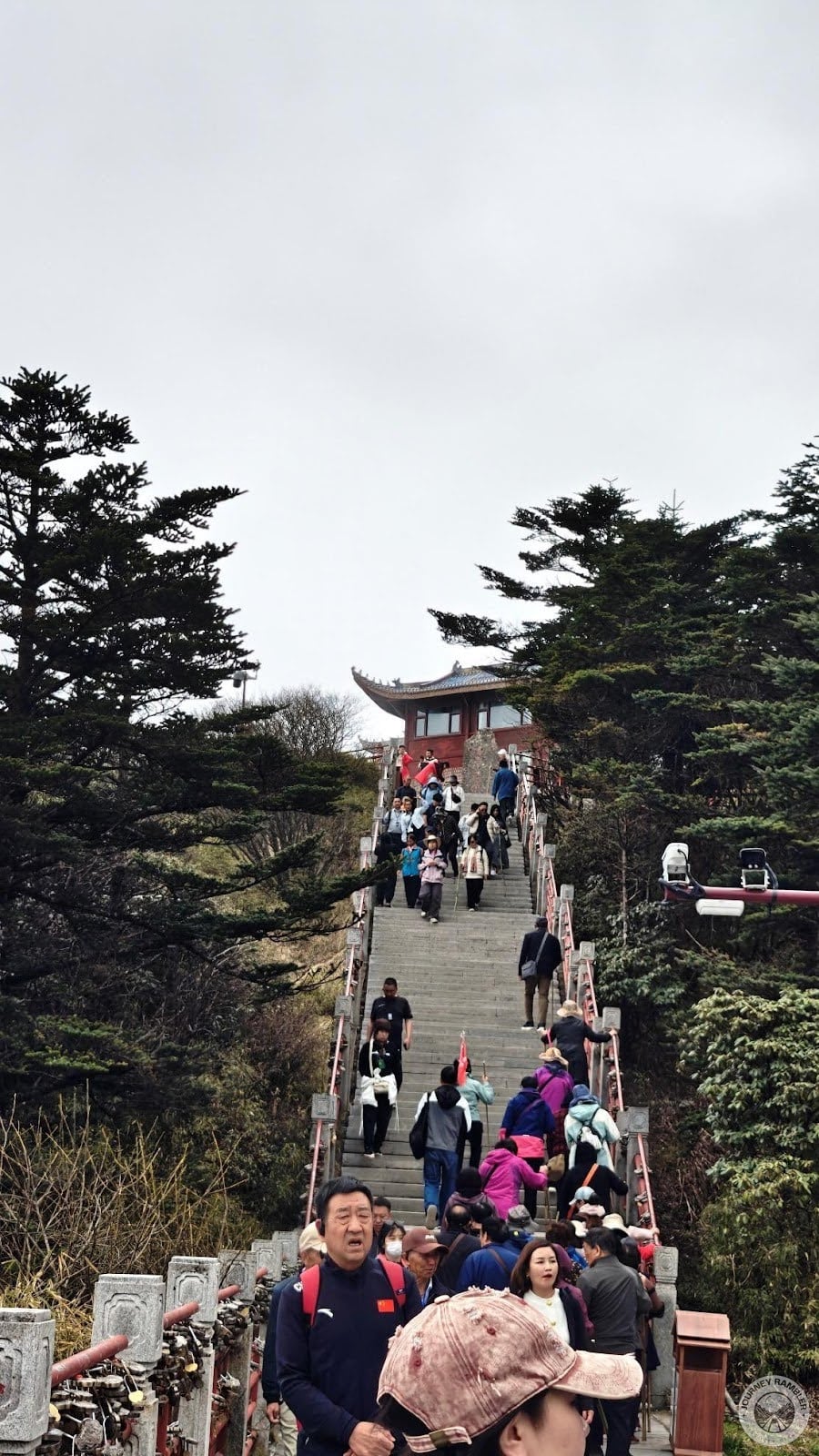 From this pathway, you can see the Woyun Monastery building