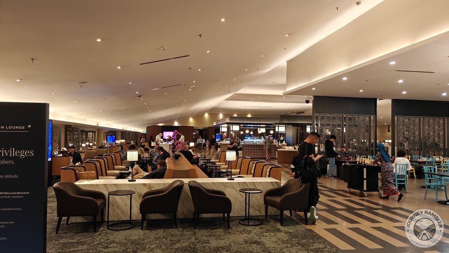 Golden Lounge was quite spacious and large