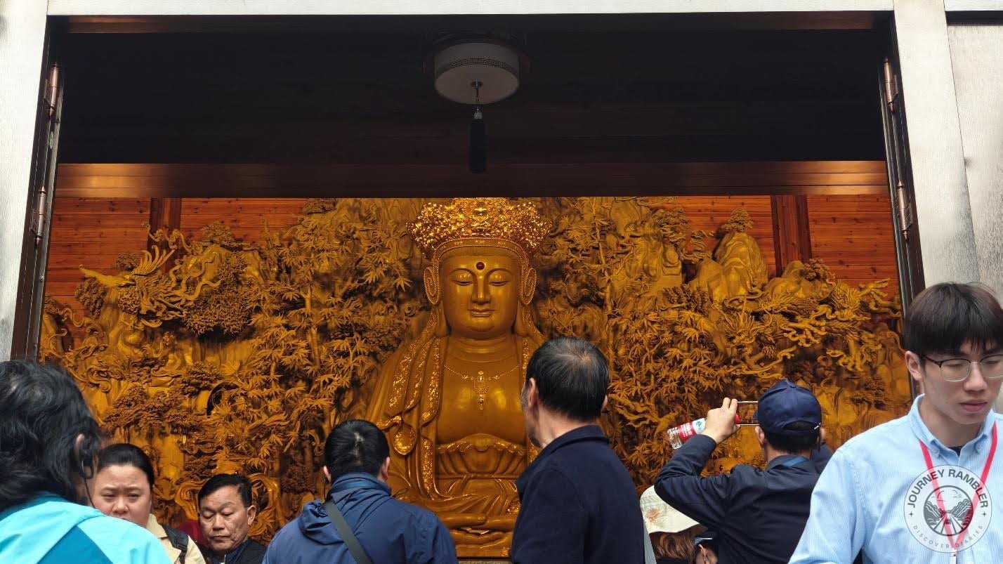 Here's the Jade Buddha that the temple is named after