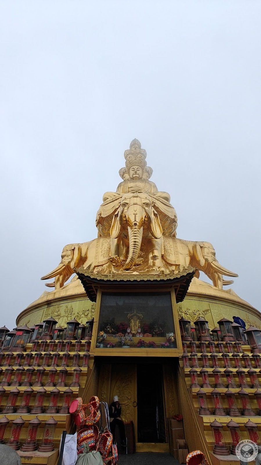 Puxian Bodhisattva statue looks really magnificent