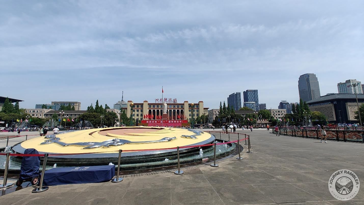 Sichuan Science and Technology Museum in the background