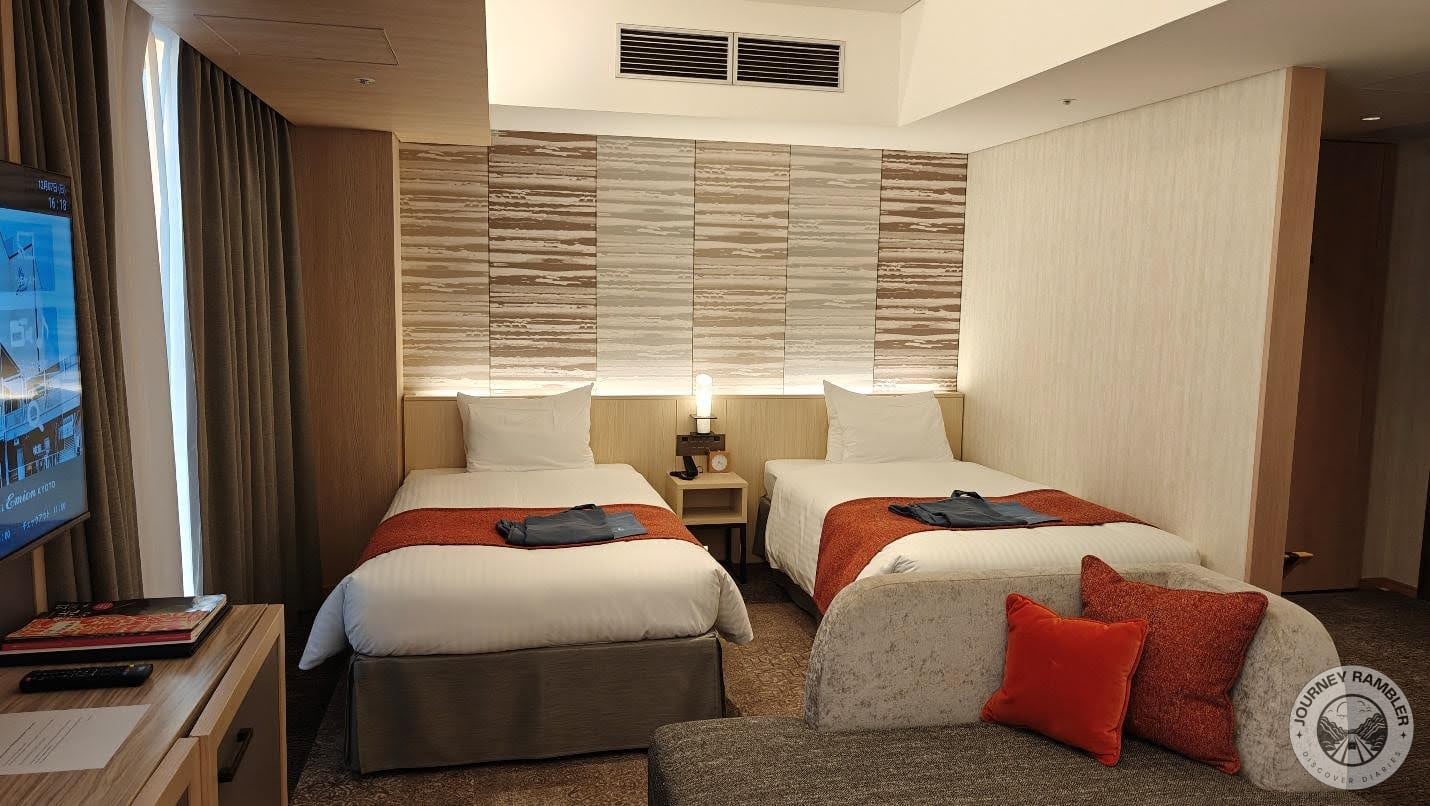 There were four twin beds in total