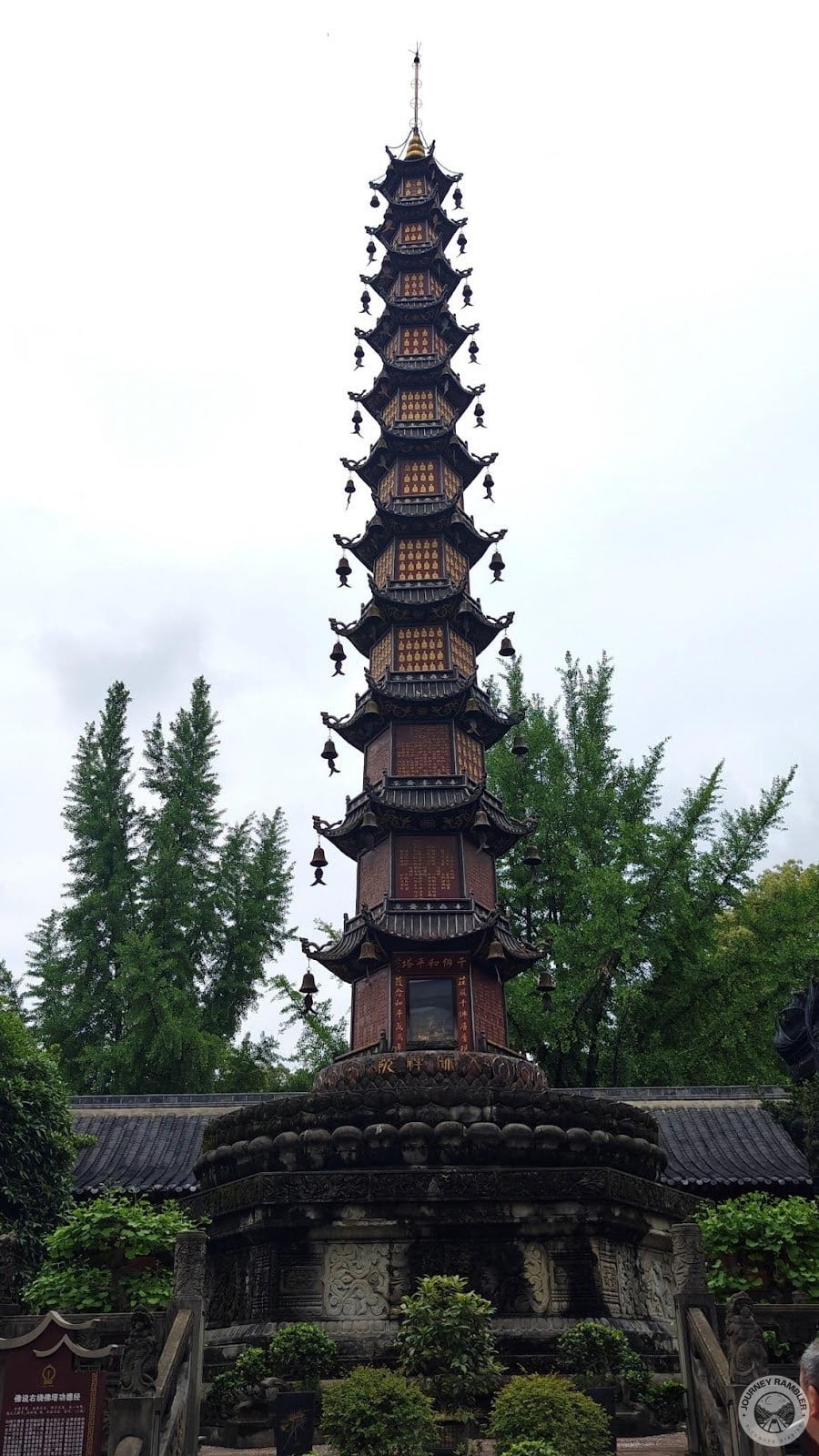 Thousand Buddha Pagoda up close