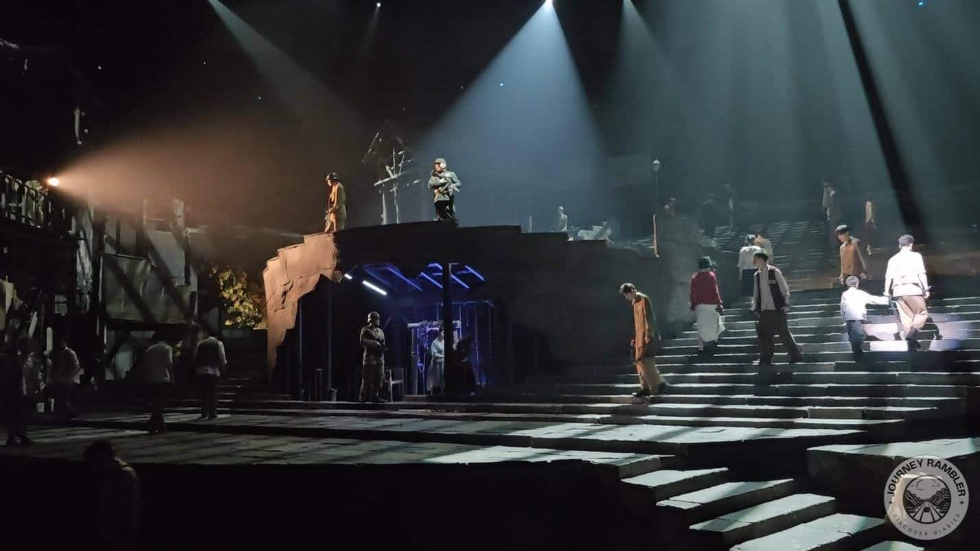 actors also had elaborate costumes