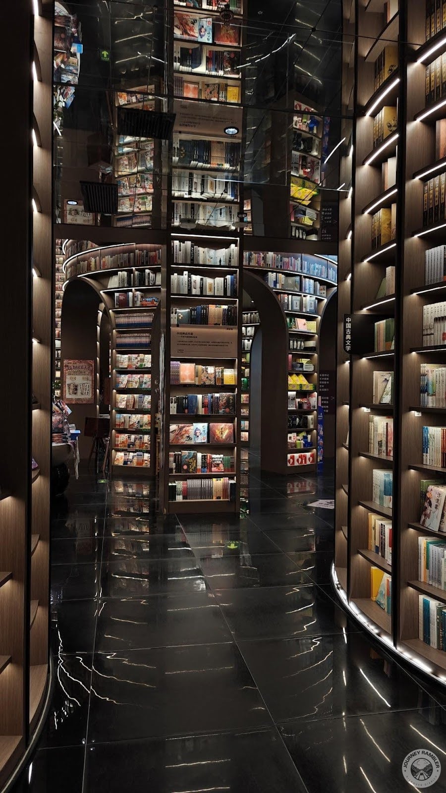 it would be possible to have costumed photoshoots here