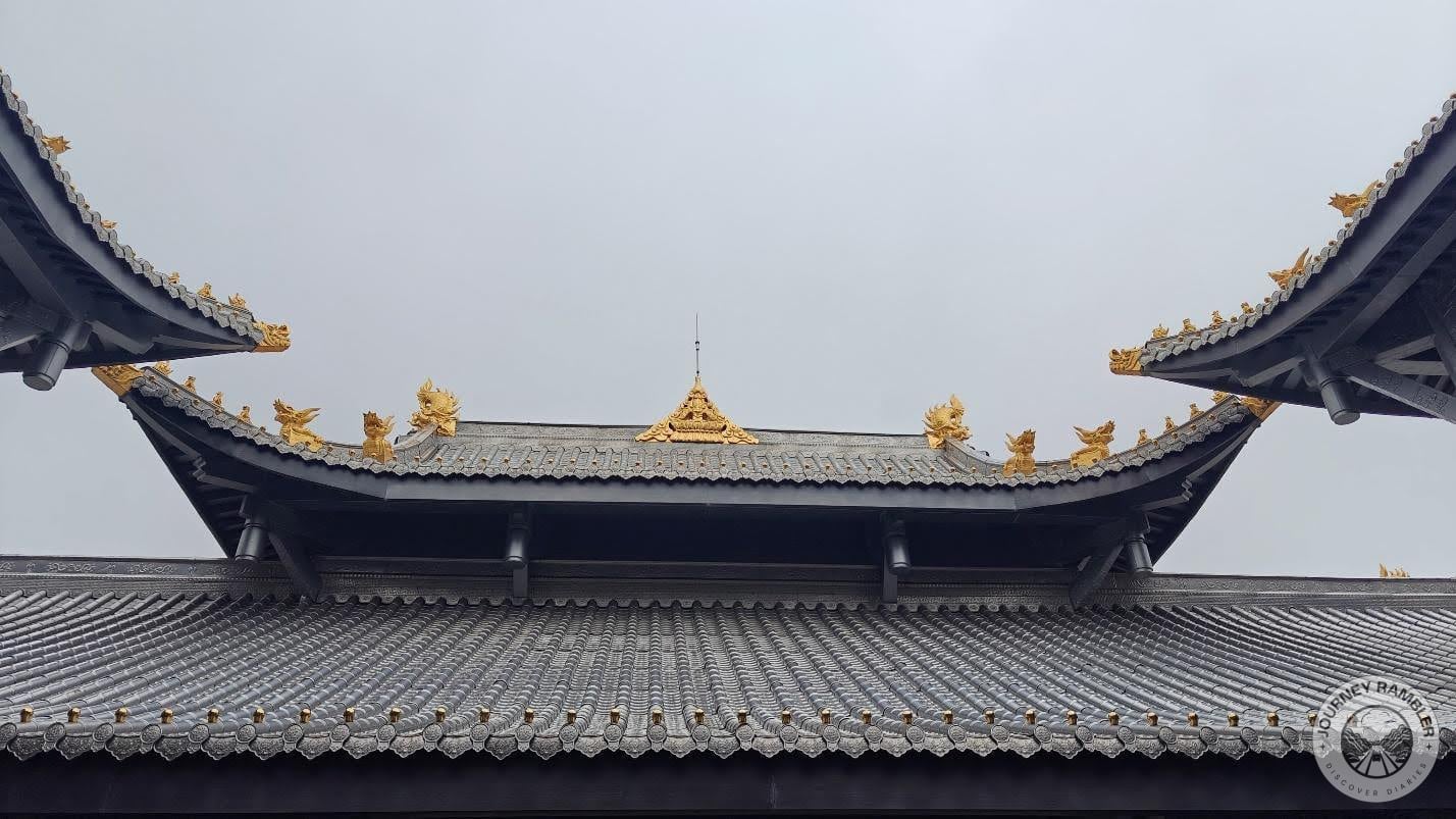 roof of Jade Buddha Temple again