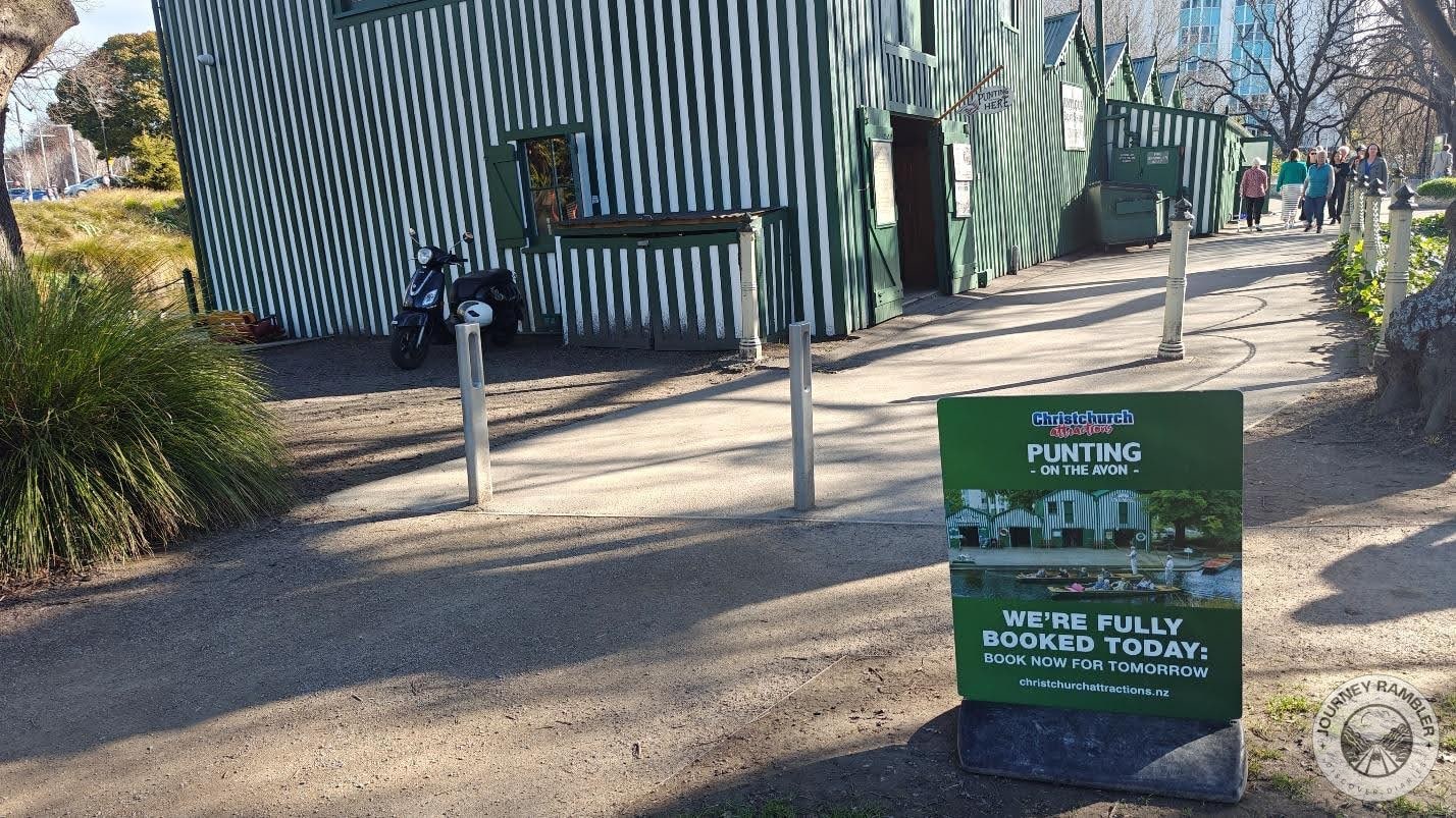 sign showing the way to the punting deck