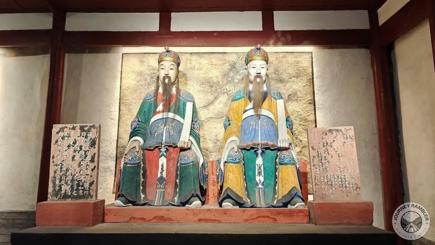 statues of Zhao Yun (right) and Sun Qian (left)