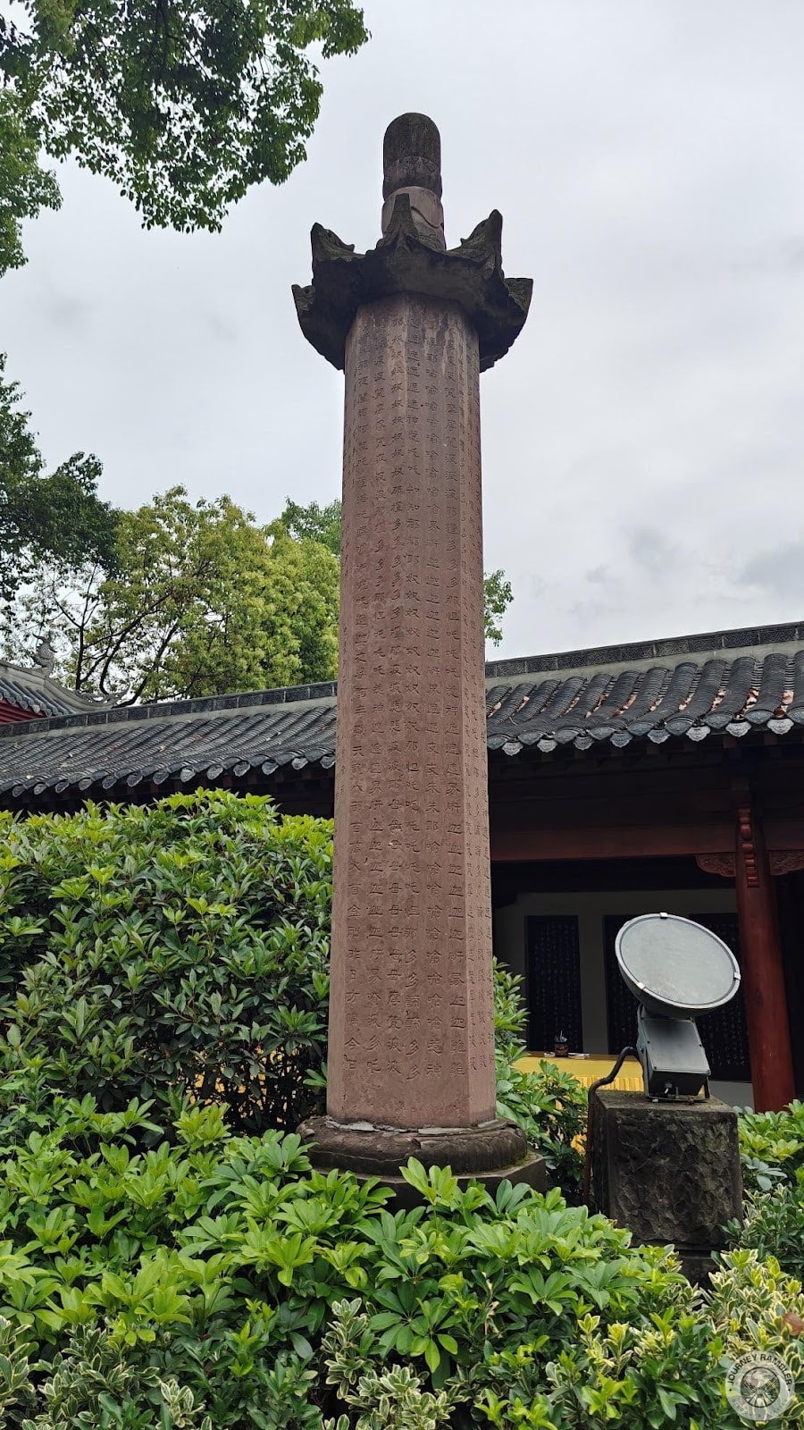 steles that also feature inscriptions in Chinese