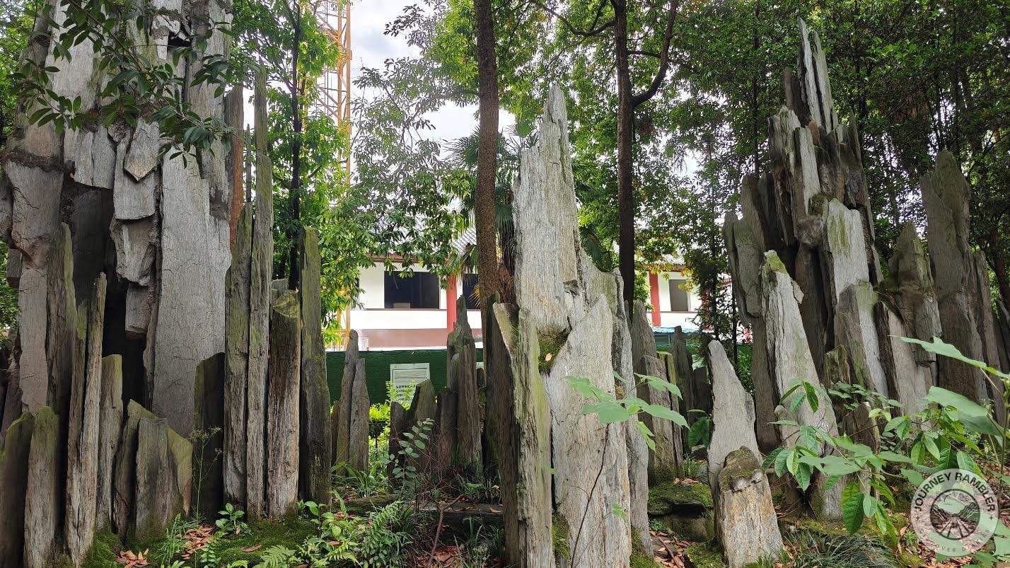stone structures that reminded me of the karst landscapes I came across in Wulong