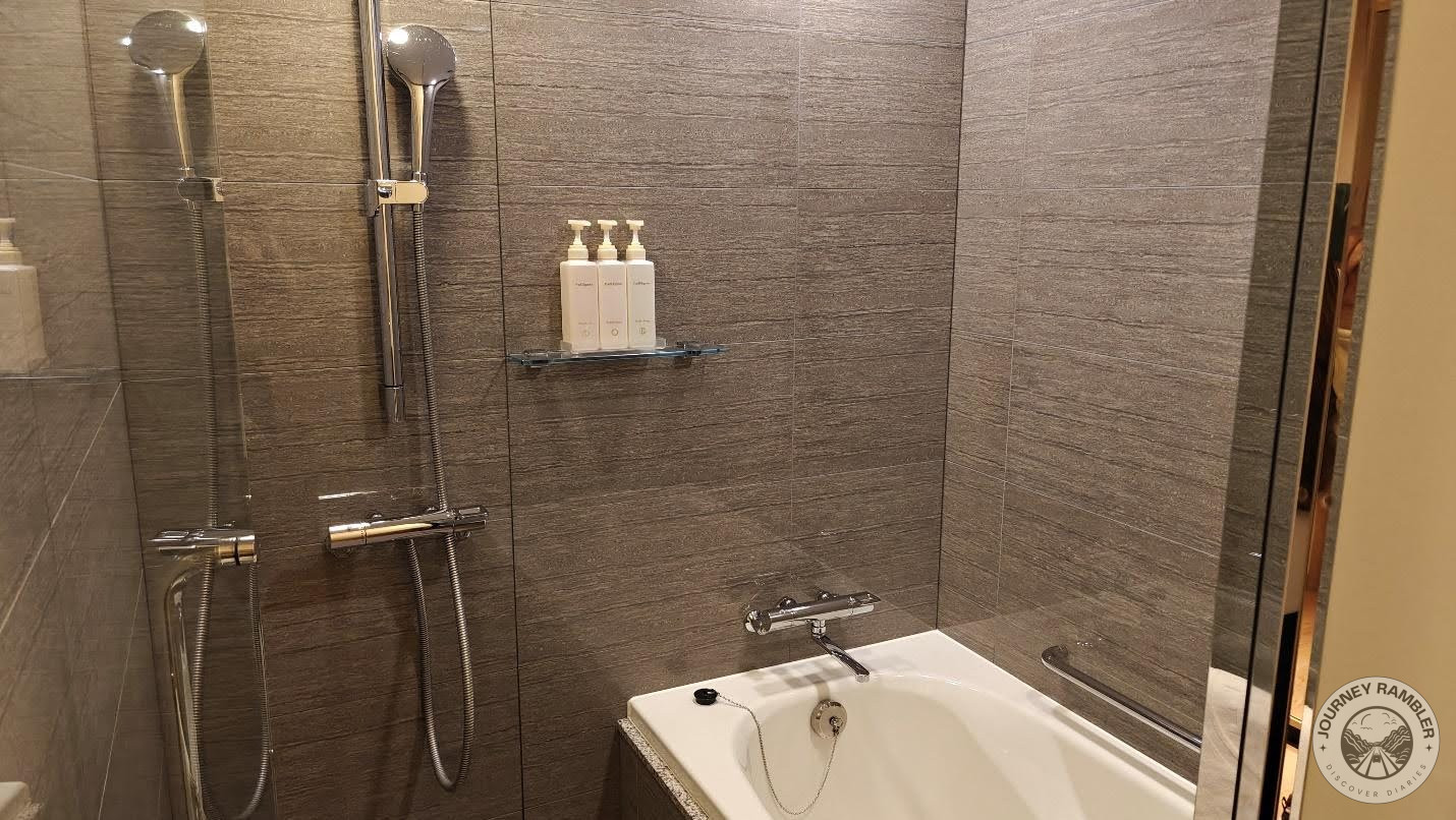 bath area had a hand shower