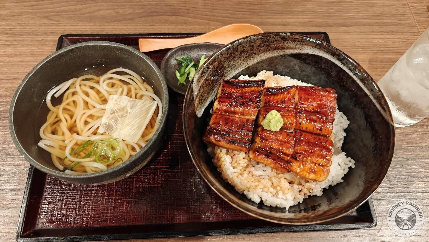 dish was served on a tray, along with a variety of sides