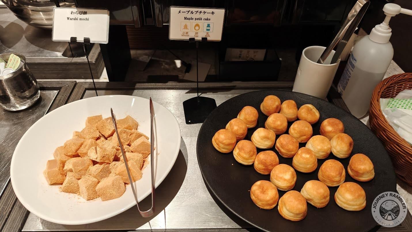 mini little cakes to warabimochi