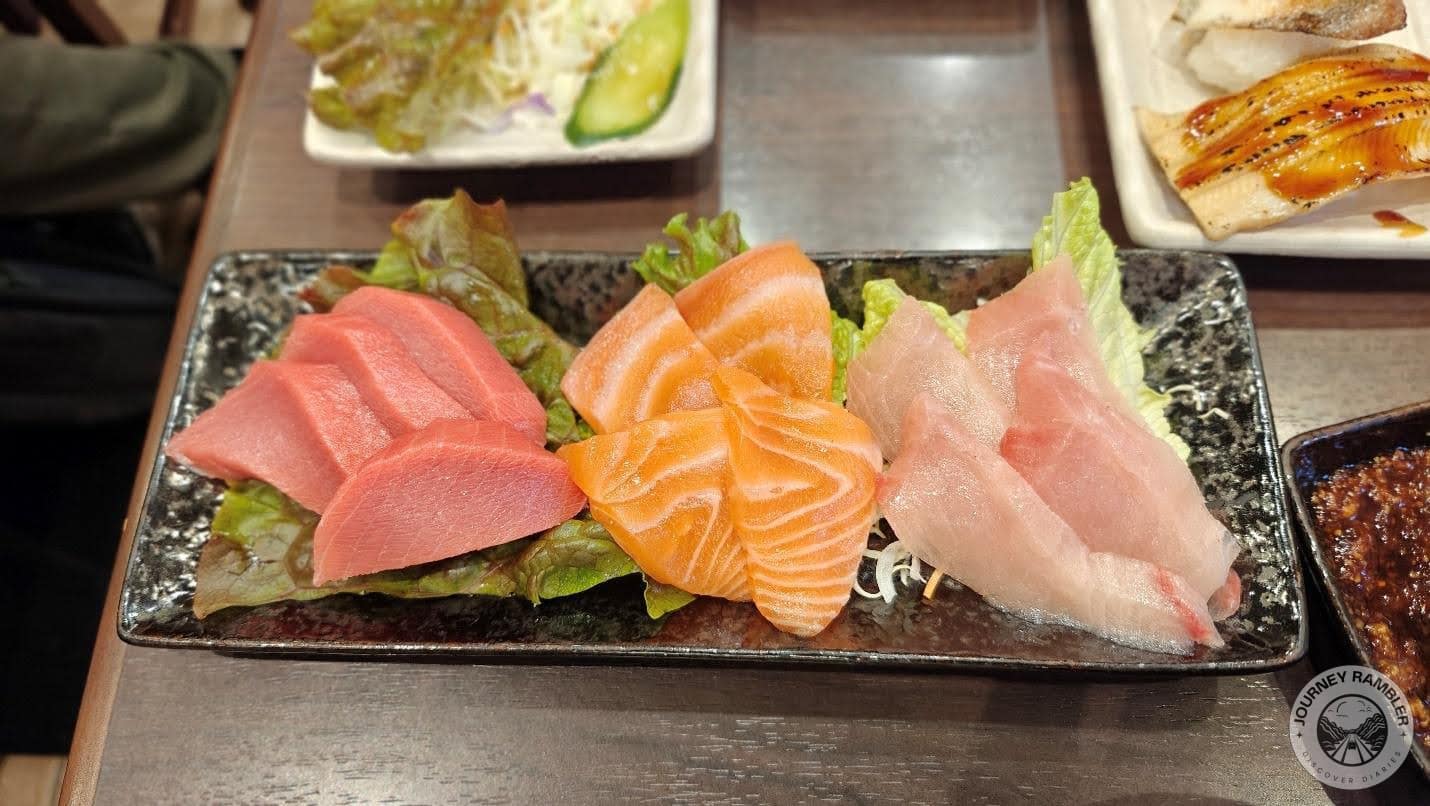 tuna and salmon sashimi