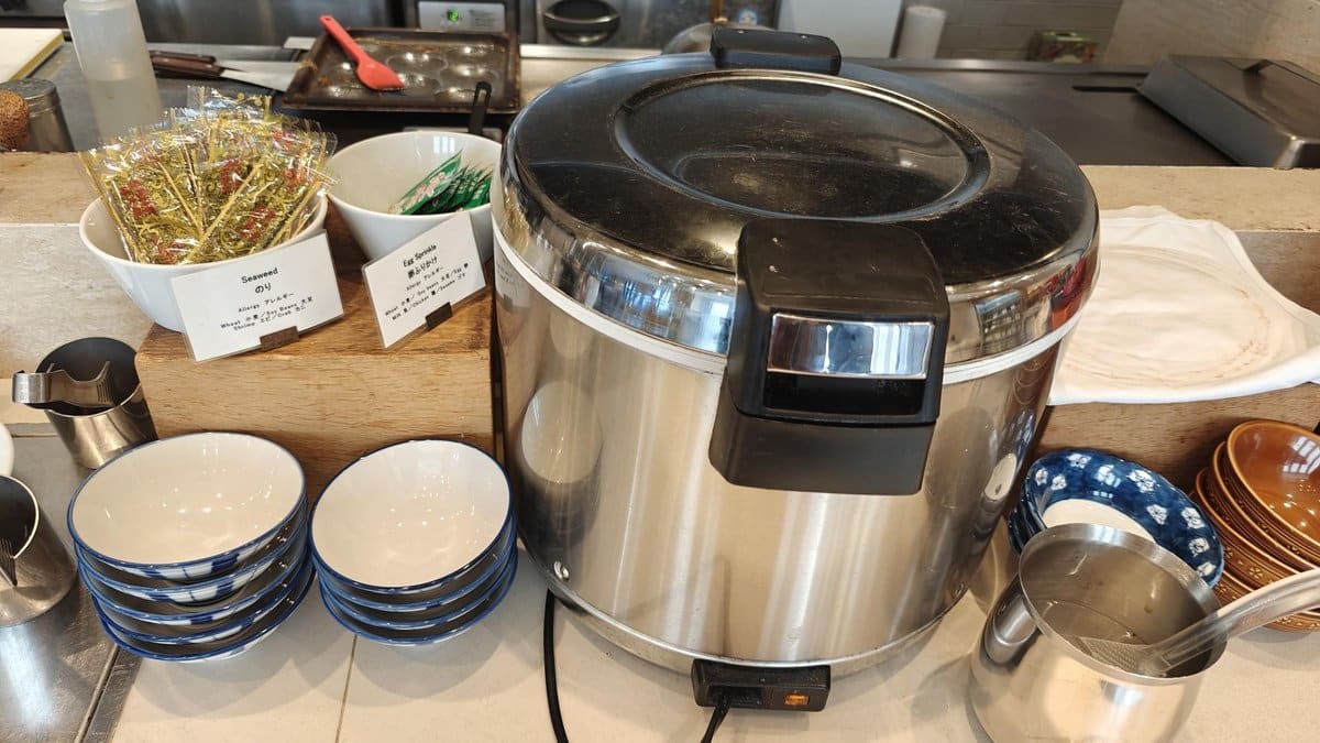 Buffet rice cooker with bowls