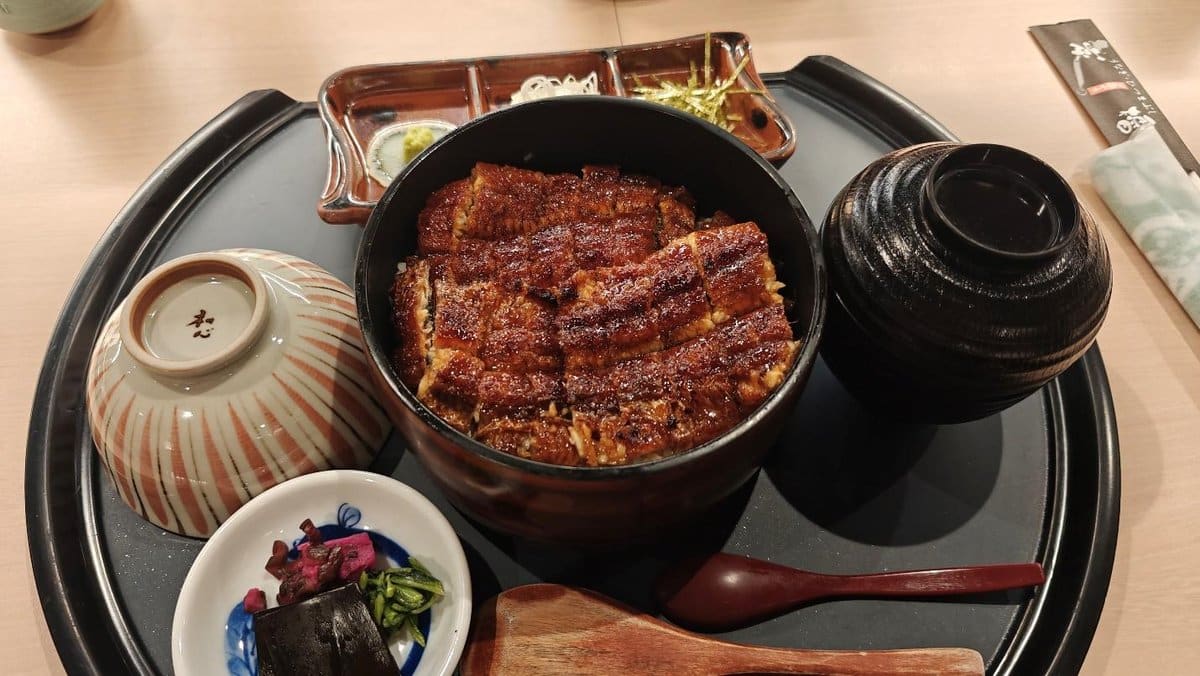 Japanese eel rice set with side dishes