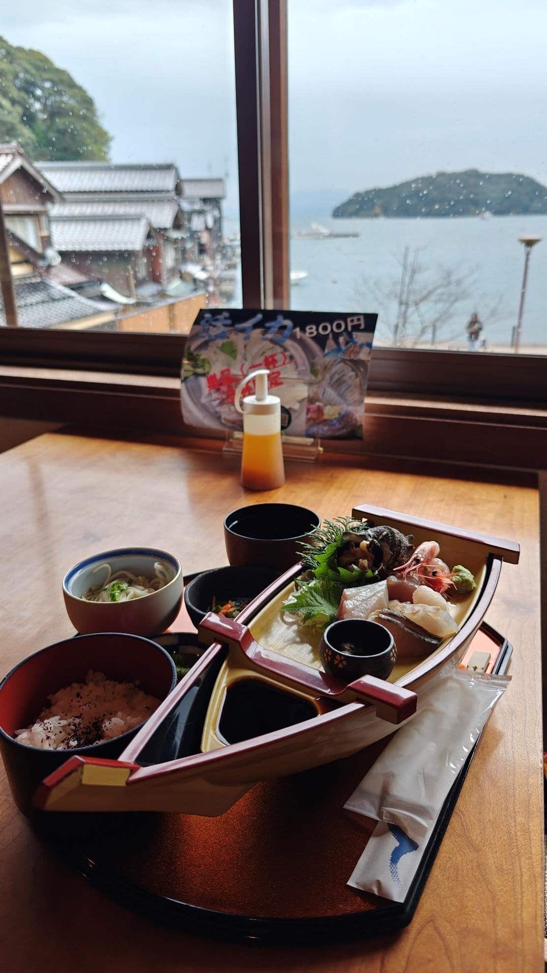 Sashimi lunch with ocean view
