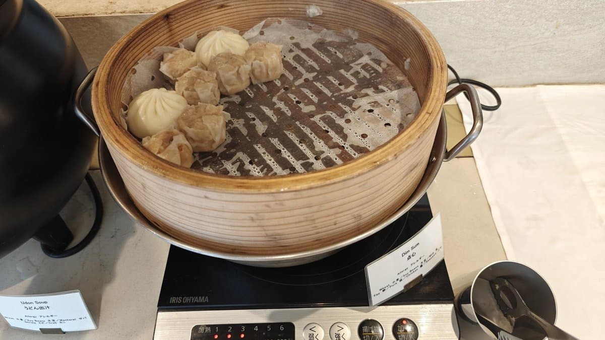 Steamed dim sum in bamboo steamer