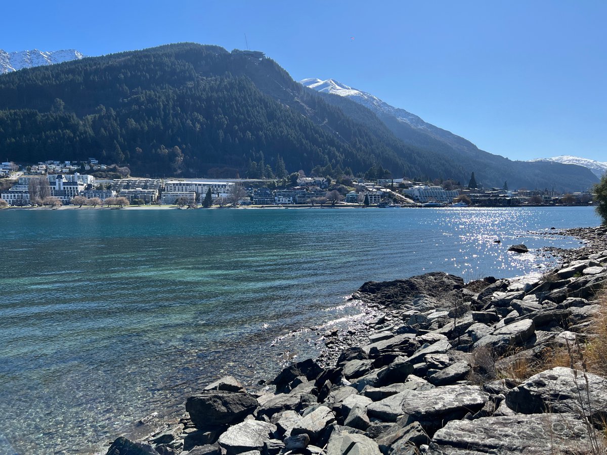 Clear turquoise Wakatipu to Queenstown town