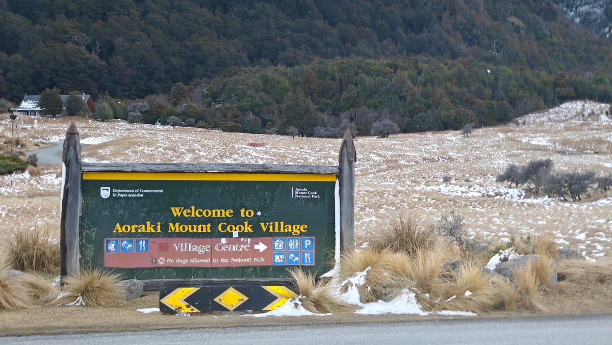 Close view of the 'Welcome to Aoraki Mount