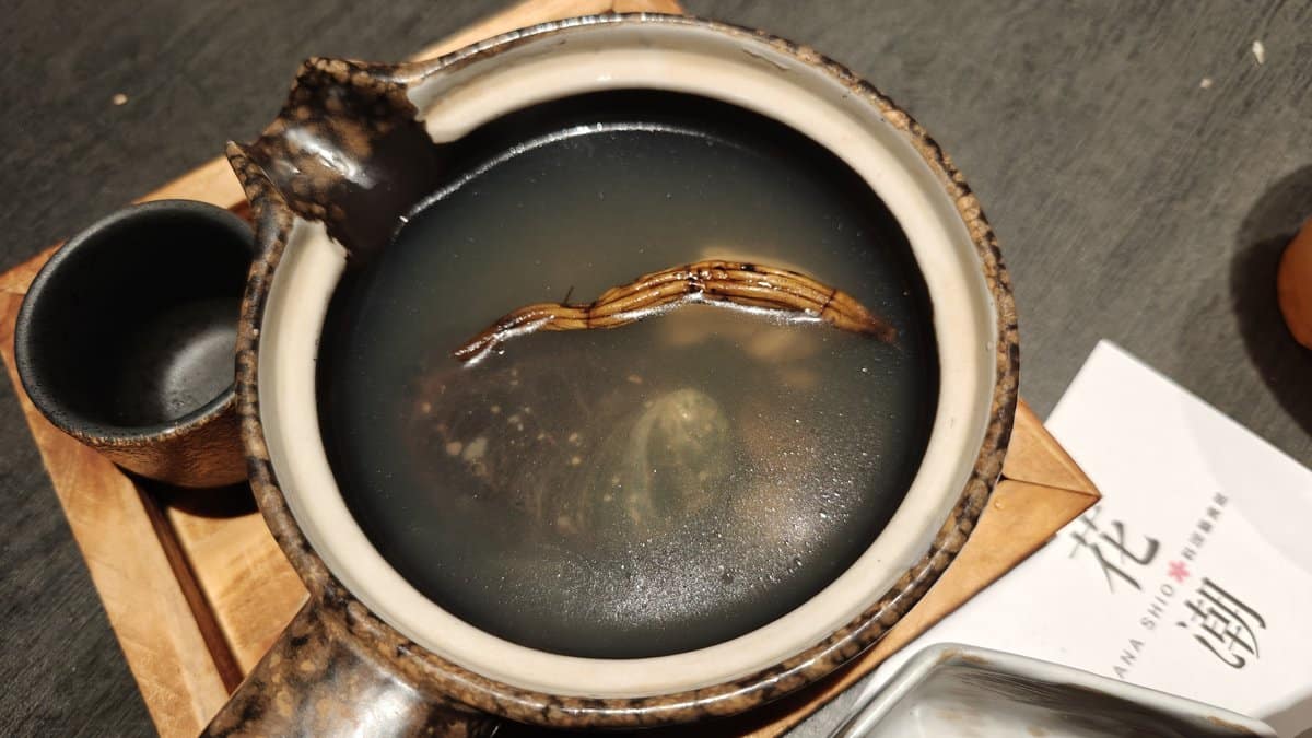 Herbal soup with cordyceps