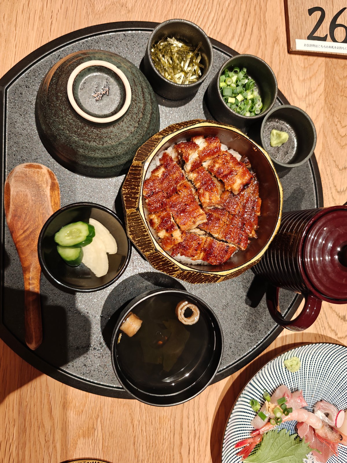 Hitsumabushi in lidded bowl